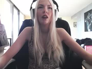 Tinykylie Chaturbate stream image from September 14, 2025