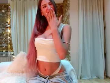 Shinechanel Chaturbate stream image from September 15, 2025