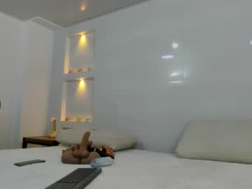 Zenda_Evans Chaturbate stream image from September 15, 2025