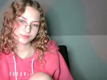 Lily_Tayberry Chaturbate stream image from September 15, 2025