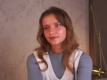 Melodiedesher Chaturbate stream image from September 15, 2025