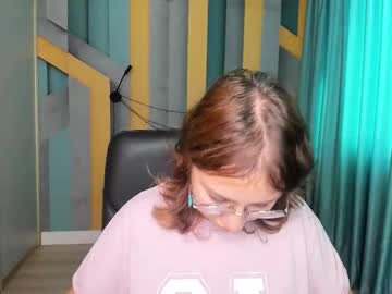 Angelinalow Chaturbate stream image from September 15, 2025