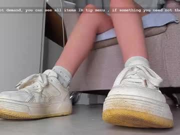 Katiewoww Chaturbate stream image from September 15, 2025