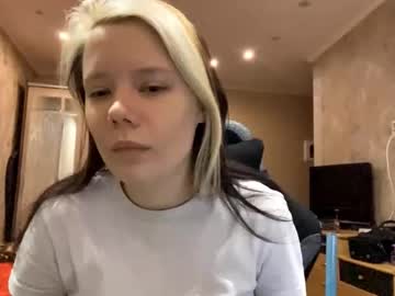 Mammieelton Chaturbate stream image from September 15, 2025