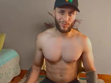 Tomdavisxl Chaturbate stream image from September 15, 2025
