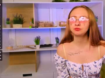 Adel_Bee Chaturbate stream image from September 15, 2025