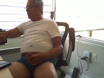 Bozou Chaturbate stream image from September 15, 2025
