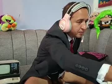 Xthesexybossx Chaturbate stream image from September 15, 2025