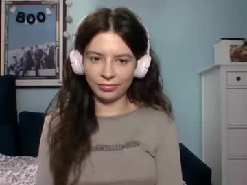 Laricenature Chaturbate stream image from September 15, 2025