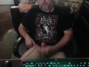 Bighugmugg Chaturbate stream image from September 15, 2025