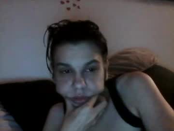 Caroisback Chaturbate stream image from September 15, 2025