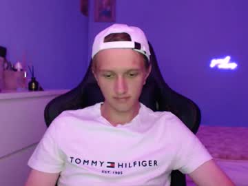 Twinkyray Chaturbate stream image from September 15, 2025