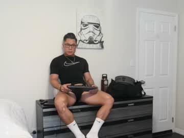 Kevinkham Chaturbate stream image from September 15, 2025