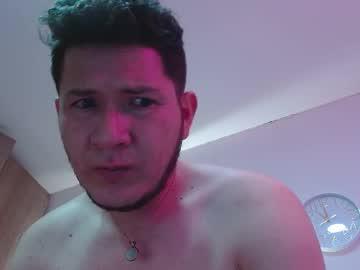 Brom12 Chaturbate stream image from September 16, 2025