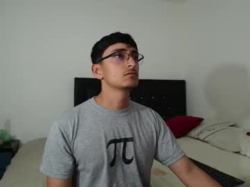 Versatileguuy Chaturbate stream image from September 16, 2025