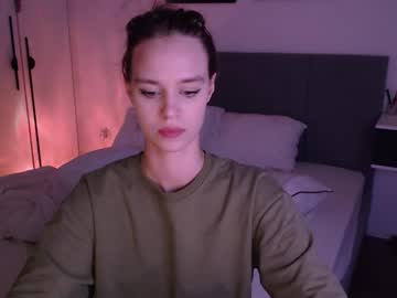 Lunaaa_Amour Chaturbate stream image from September 16, 2025