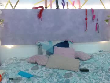 Cristinnray Chaturbate stream image from September 16, 2025