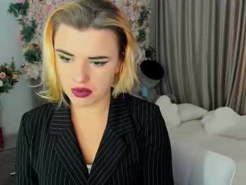 Nightfallveil Chaturbate stream image from September 16, 2025