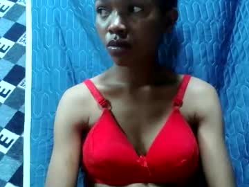 Liaraisha Chaturbate stream image from September 16, 2025