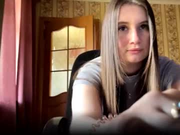 Lorileedesotel Chaturbate stream image from September 16, 2025