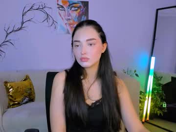 Raquel_Luxury Chaturbate stream image from September 16, 2025