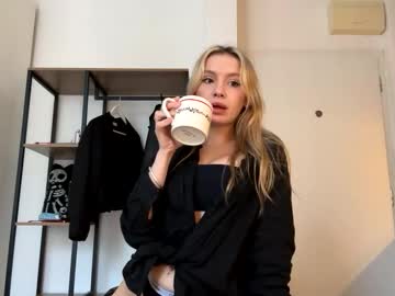 Silver_Bb Chaturbate stream image from September 16, 2025