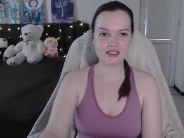 Little__Flowers Chaturbate stream image from September 16, 2025