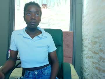 Katia_Green Chaturbate stream image from September 16, 2025