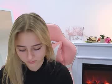 Lulu___Moon Chaturbate stream image from September 16, 2025