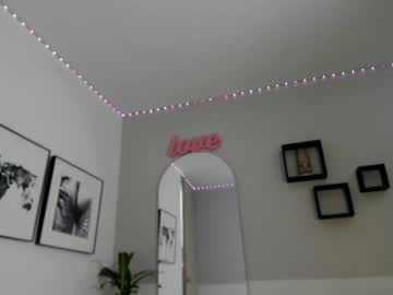 Olivia_Collisn Chaturbate stream image from September 16, 2025
