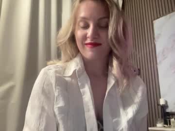 Cosmo_Blondiee Chaturbate stream image from September 16, 2025