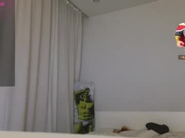 Kellykeat Chaturbate stream image from September 16, 2025
