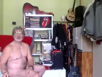 Newsexerciser Chaturbate stream image from September 16, 2025