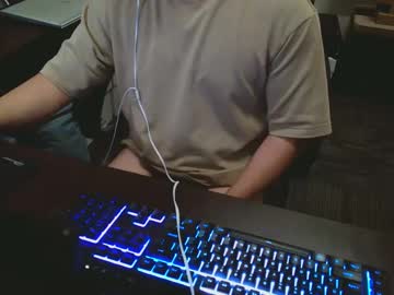 Johnbee479355 Chaturbate stream image from September 16, 2025
