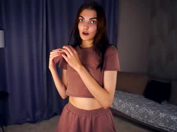Dinorahdebrecht Chaturbate stream image from September 16, 2025