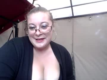 Freckledfreak32 Chaturbate stream image from September 16, 2025