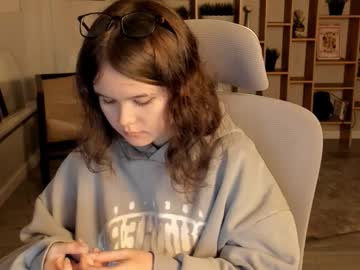 Elainebeness Chaturbate stream image from September 16, 2025