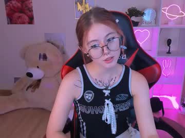 Gloss_Girl Chaturbate stream image from September 16, 2025