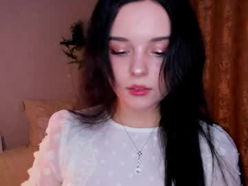 Silkyaura Chaturbate stream image from September 16, 2025