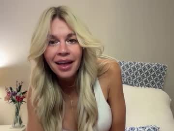 Karabearr Chaturbate stream image from September 17, 2025