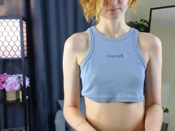 Annamarieminucci Chaturbate stream image from September 17, 2025