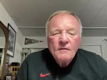 Cookoosnest Chaturbate stream image from September 17, 2025