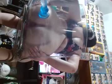 Chubbyhornynerdycouple Chaturbate stream image from September 17, 2025