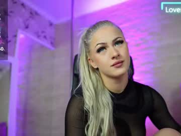 Lucylexton Chaturbate stream image from September 17, 2025
