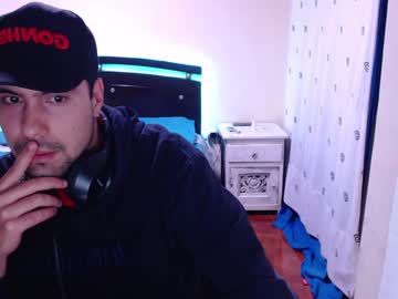 Rontravolta Chaturbate stream image from September 17, 2025