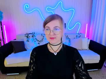 Youruniverser Chaturbate stream image from September 17, 2025