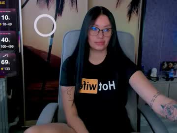 Goldenwitchx Chaturbate stream image from September 17, 2025