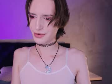 Kira_Long Chaturbate stream image from September 17, 2025