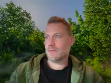 Chris2024x Chaturbate stream image from September 17, 2025