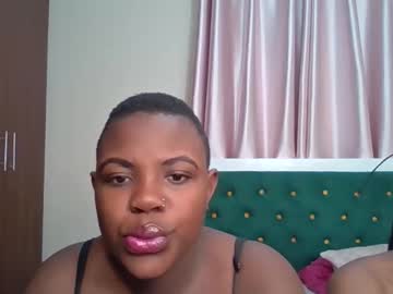 Lux_Diva Chaturbate stream image from September 17, 2025